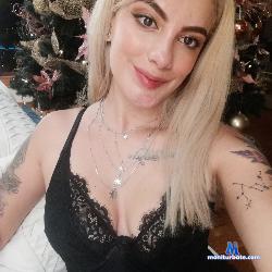 sharlizee_ stripchat livecam performer profile