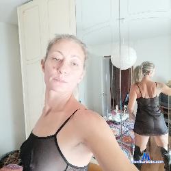 NiceWitch stripchat livecam performer profile