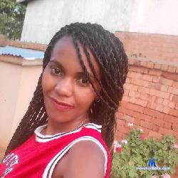 Aynah-hot stripchat livecam performer profile