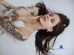 miracuruu stripchat livecam show performer room profile