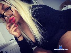 MIA-XXX stripchat livecam performer profile