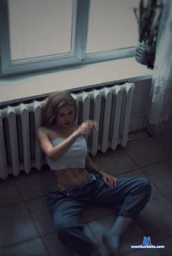 CourtneyEve stripchat livecam performer profile