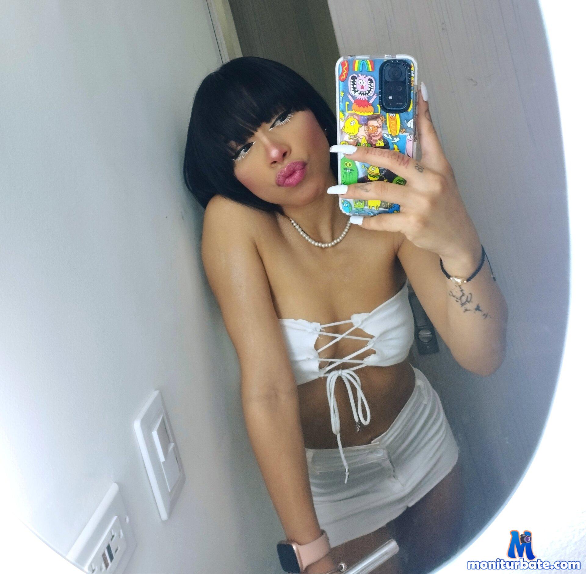 MishellEvil Stripchat performer