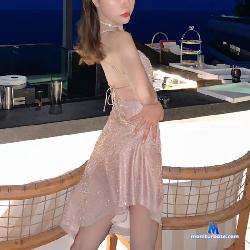 HK_momo stripchat livecam performer profile