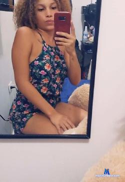Larissa_BOOM stripchat livecam performer profile