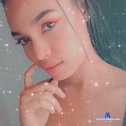 naomy_lux stripchat livecam performer profile