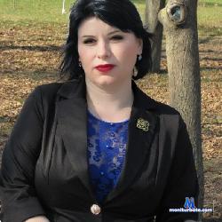 RunitaLay stripchat livecam performer profile