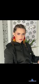 ZaraEve stripchat livecam show performer room profile