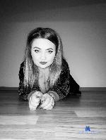 Ariannaa stripchat livecam show performer room profile