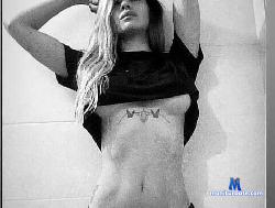 ellielatina stripchat livecam performer profile