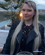 RikaRikas stripchat livecam show performer room profile