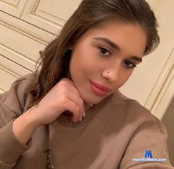 SecretRoomQueen stripchat livecam performer profile