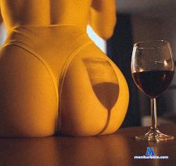 MiriamReis stripchat livecam performer profile