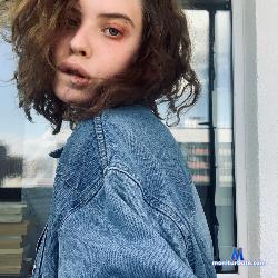 LilBamby stripchat livecam performer profile