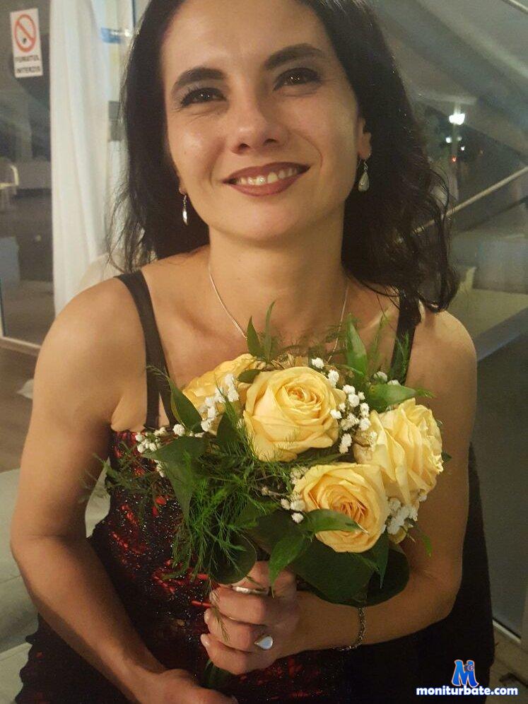 RosenMarie Stripchat performer girls private Price Thirty Two Sixty do Dance do Play Games do Striptease do Talk do Topless do Smoking hair Color Black age Milf small Audience