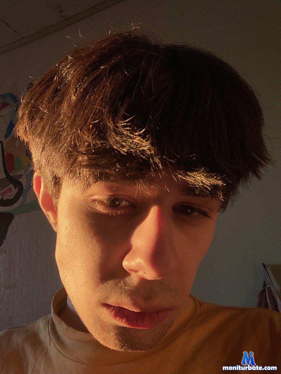 traykoy Stripchat performer