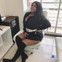 amazon_brunette stripchat livecam performer profile