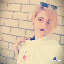 LiraBrown stripchat livecam performer profile