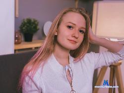 LeonaSmoll stripchat livecam performer profile