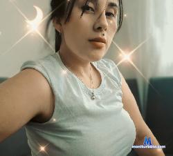 HOTMILK_22 stripchat livecam performer profile