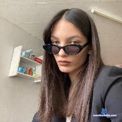 RoosElis stripchat livecam performer profile