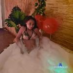 LA_YOYIS stripchat livecam show performer room profile