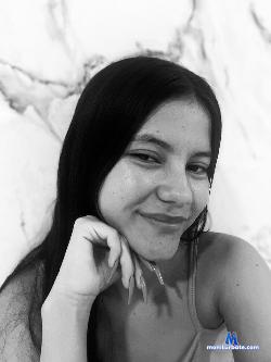 your_little_girls stripchat livecam performer profile