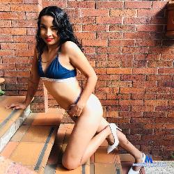 SexxyLaura21 stripchat livecam performer profile