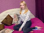 KiraLorris stripchat livecam show performer room profile