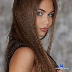 pimolana stripchat livecam performer profile