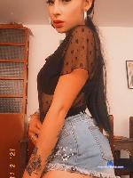 MiaLaveaux stripchat livecam show performer room profile
