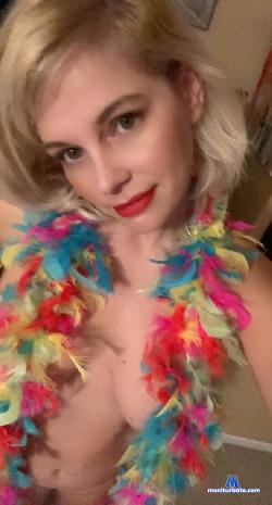MandiCastle stripchat livecam performer profile