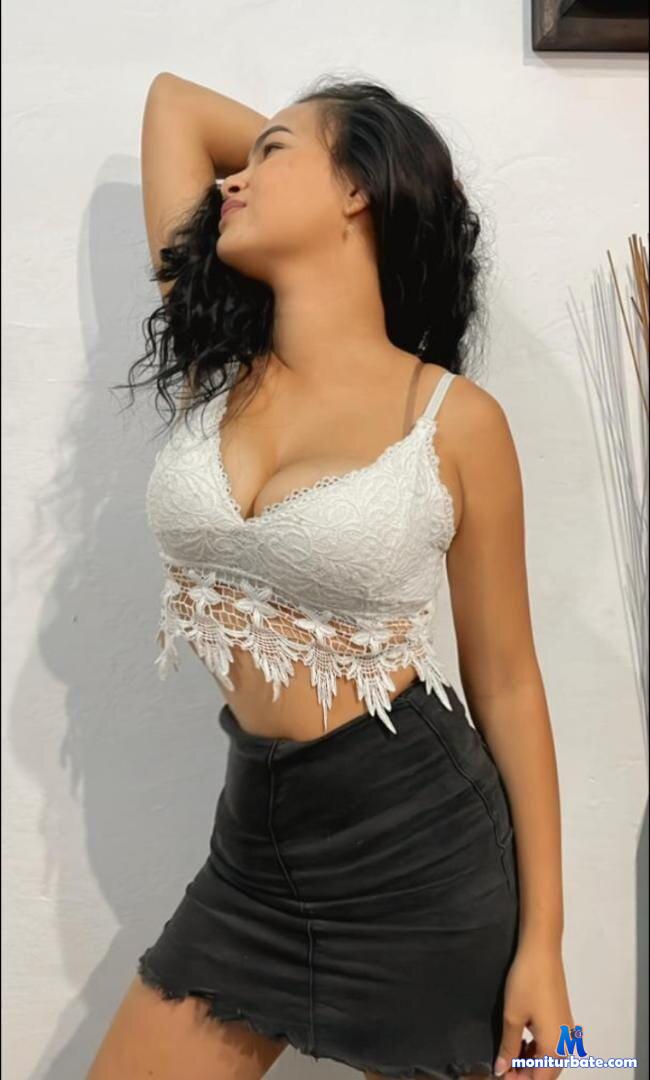 saramontiel69 Stripchat performer