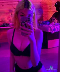popitsimle stripchat livecam performer profile