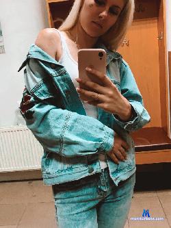 _Karina_Oneskybllue_ stripchat livecam performer profile