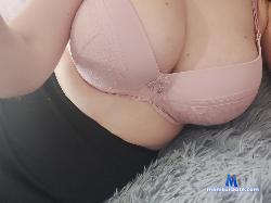 Annieseld0nXX stripchat livecam performer profile