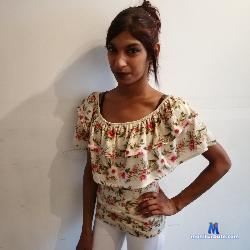 silky_indian stripchat livecam performer profile