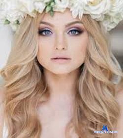 Kirrie stripchat livecam performer profile