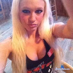 TheWalkingBarbie stripchat livecam performer profile