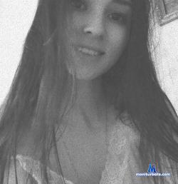 Cxz_MilaG stripchat livecam performer profile