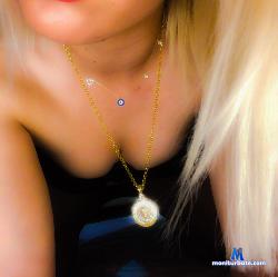 Deriin stripchat livecam performer profile