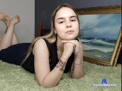 mila_luna stripchat livecam performer profile