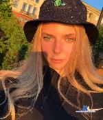 O1iv1a stripchat livecam show performer room profile