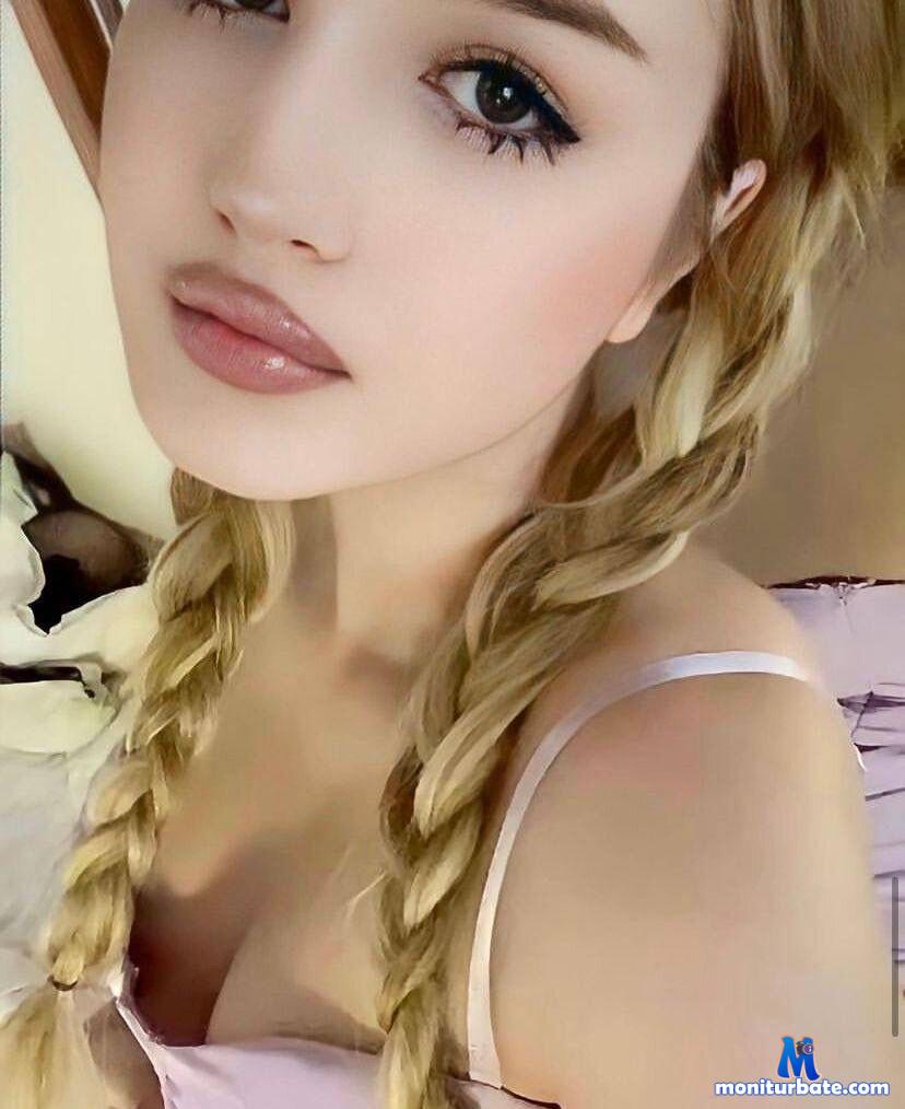 Veronya Stripchat performer