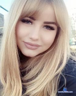 happy_bella stripchat livecam performer profile