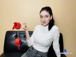 LauraChanel stripchat livecam performer profile