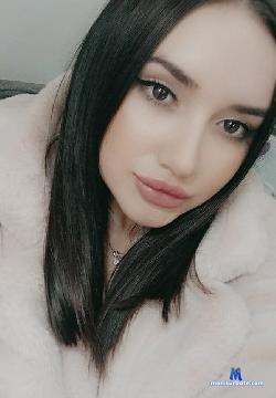 Mila_Shine stripchat livecam performer profile