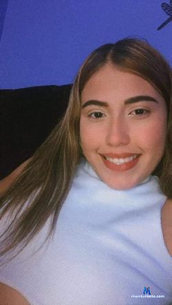 sophi_hotxxx stripchat livecam performer profile