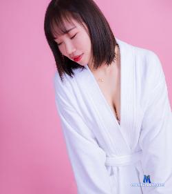 IsabellaLu stripchat livecam performer profile