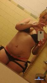 lindzybella stripchat livecam show performer room profile